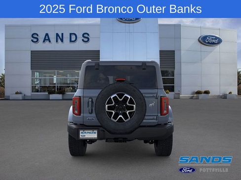 New 2025 Ford Bronco Outer Banks image 5