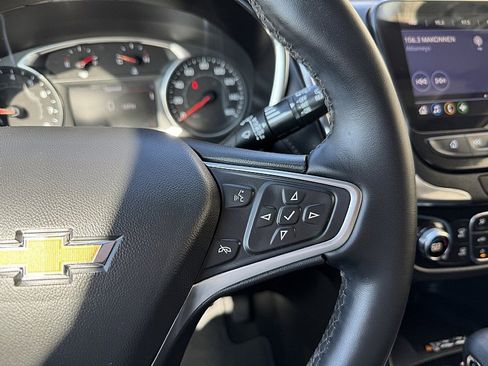 Used 2023 Chevrolet Equinox Premier image 14