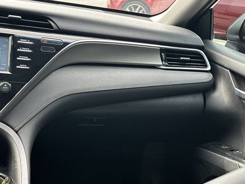 Used 2018 Toyota Camry SE w/ Convenience Package FWD image 23