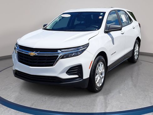 Used 2023 Chevrolet Equinox LS FWD image 1