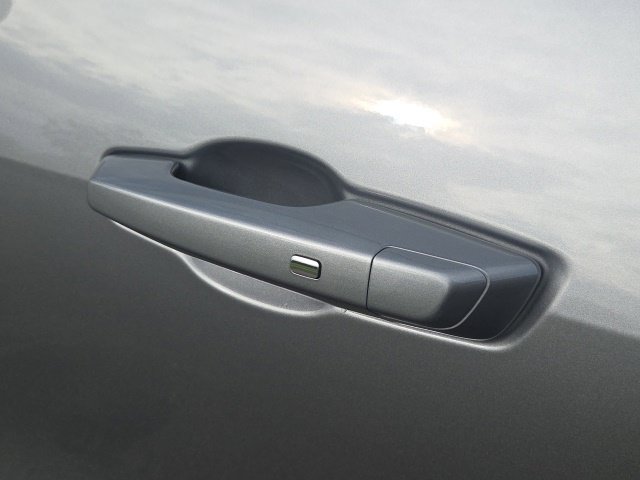 Used 2025 Chevrolet Traverse LT w/ Sun and Wheel Package FWD image 19