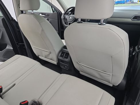 Used 2019 Volkswagen Tiguan SE w/ Panoramic Sunroof Package FWD image 11