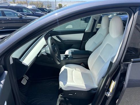 Used 2022 Tesla Model Y Performance AWD/4WD image 2