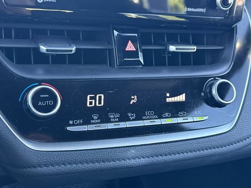 Used 2022 Toyota Corolla SE image 19