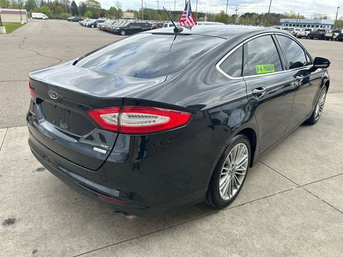 Used 2014 Ford Fusion SE w/ Equipment Group 202A FWD image 5
