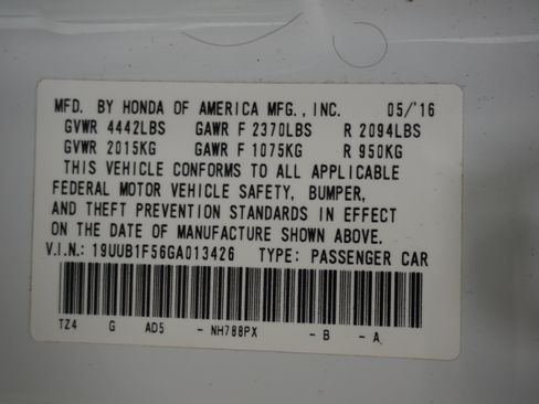 Used 2016 Acura TLX w/ Technology Package FWD image 32