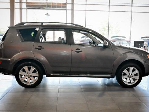 Used 2010 Mitsubishi Outlander SE AWD/4WD image 4