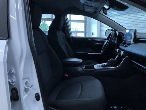 Used 2025 Toyota RAV4 XLE AWD/4WD image 23