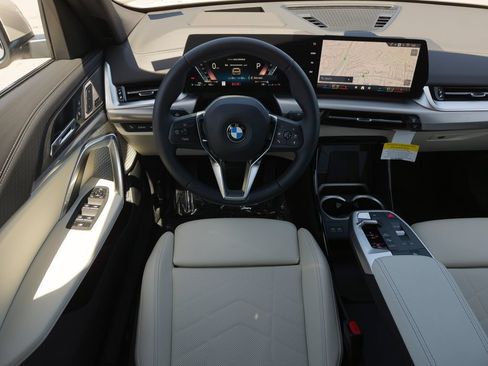 New 2026 BMW X2 xDrive28i w/ Technology Package AWD/4WD image 15