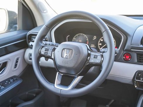 New 2025 Honda Pilot Touring image 21