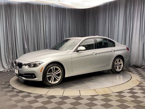 Used 2018 BMW 330i xDrive Sedan AWD/4WD image 3