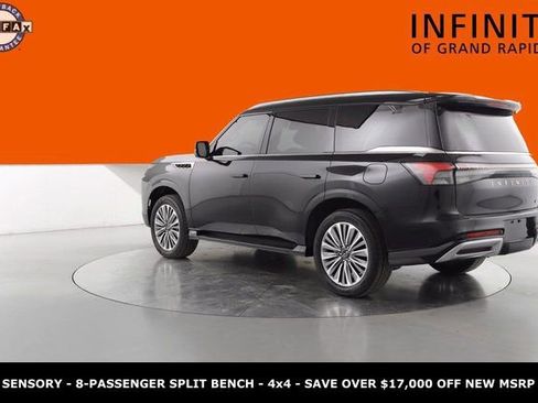 Used 2025 INFINITI QX80 Sensory image 5