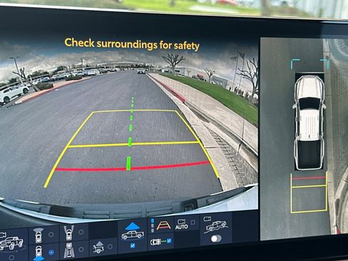 Used 2024 Toyota Tacoma TRD Off-Road image 22