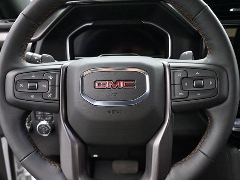 Used 2023 GMC Sierra 1500 AT4 w/ AT4 Premium Package AWD/4WD image 17