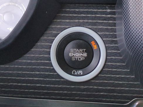 Certified 2019 RAM 1500 Limited w/ Advanced Safety Group image 30