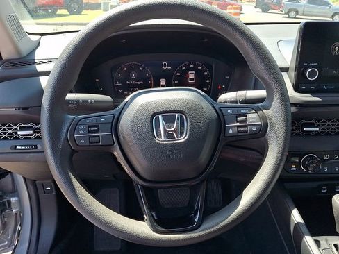 Used 2025 Honda Accord SE image 15