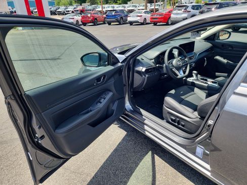New 2026 Nissan Altima 2.5 SV w/ SV Premium Package FWD image 10
