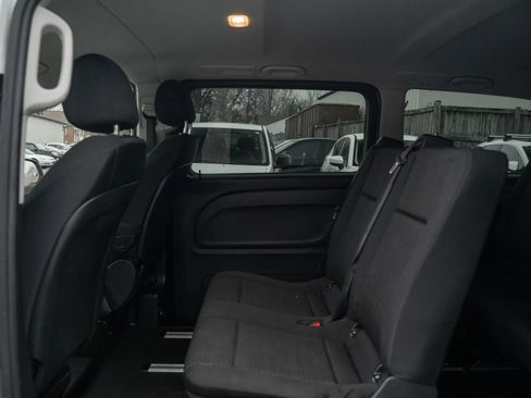 Used 2017 Mercedes-Benz Metris Van 4D image 8