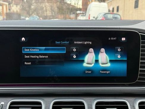 Used 2020 Mercedes-Benz GLS 450 4MATIC image 39