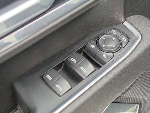 Used 2025 Chevrolet Silverado 2500 LT w/ Convenience Package image 18