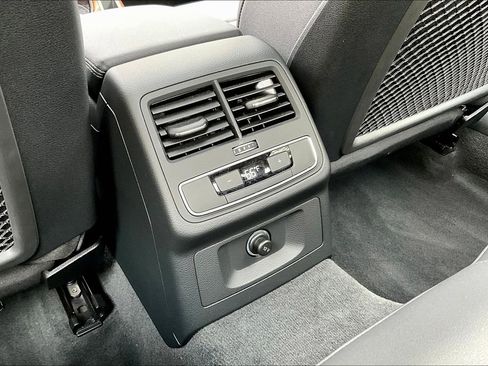 Used 2023 Audi A4 2.0T Premium w/ Convenience Package image 9