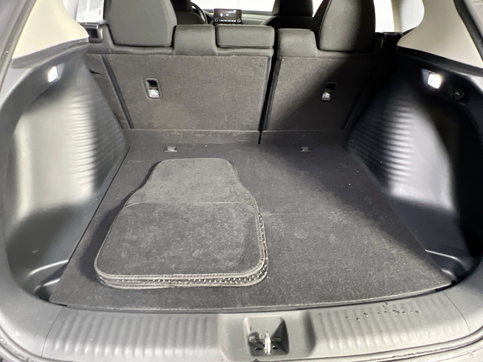 Used 2025 Honda HR-V LX image 23