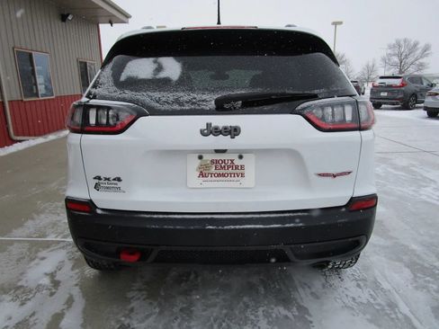 Used 2020 Jeep Cherokee Trailhawk w/ Cold Weather Group AWD/4WD image 8