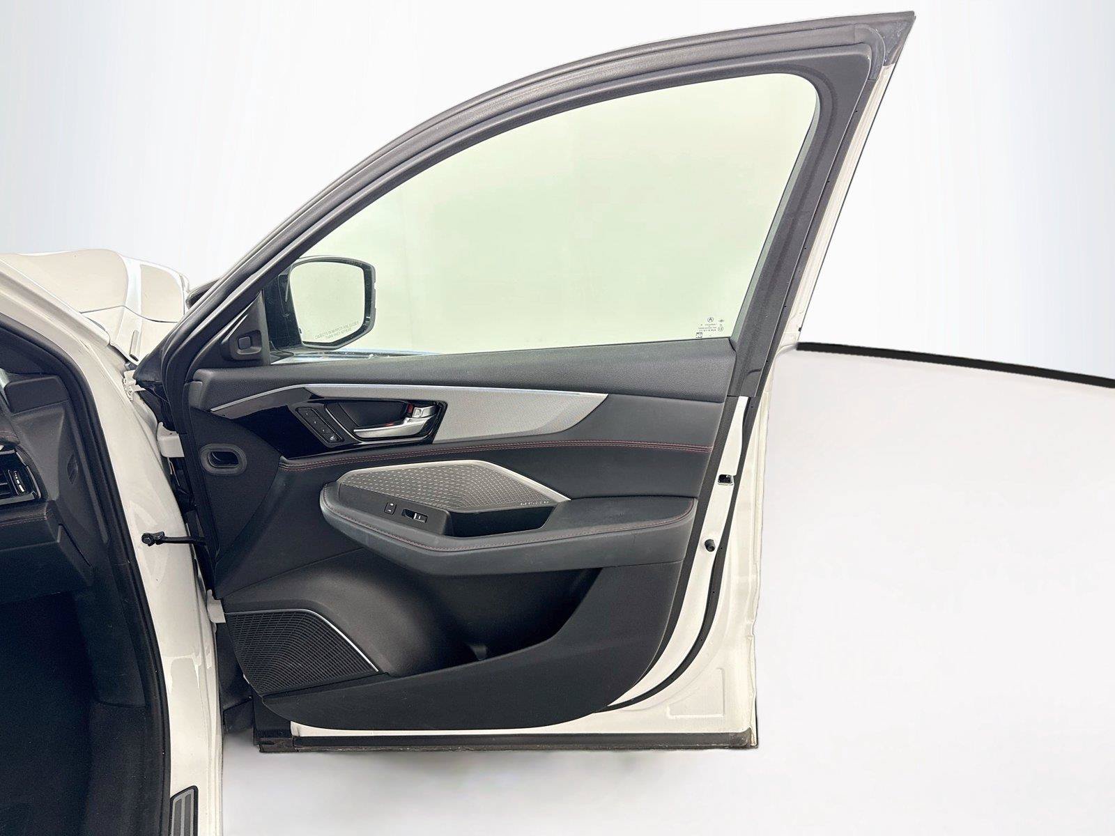 Used 2023 Acura MDX A-Spec AWD/4WD image 17
