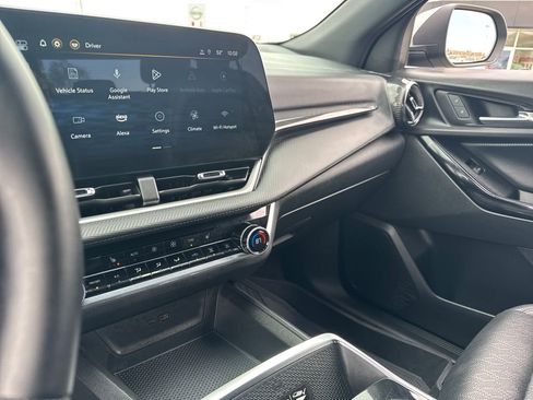 Used 2025 Chevrolet Equinox LT w/ Convenience Package II image 19