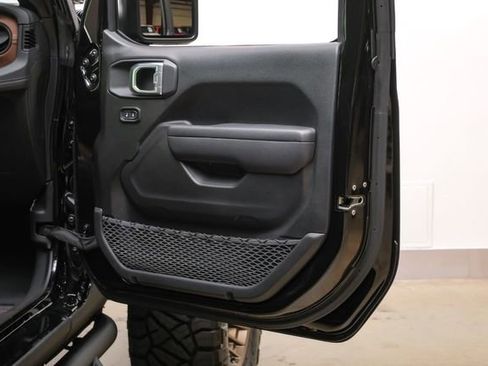 Used 2024 Jeep Wrangler Unlimited Rubicon w/ Technology Group image 92