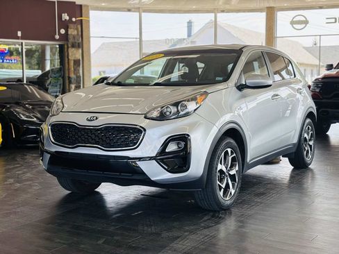 Used 2020 Kia Sportage LX AWD/4WD image 16