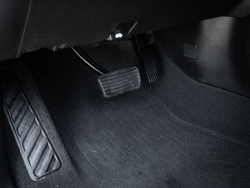 Used 2021 Chevrolet Silverado 1500 LT Trail Boss w/ Bed Protection Package image 17