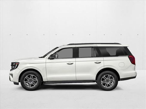 New 2026 Ford Expedition Active image 3