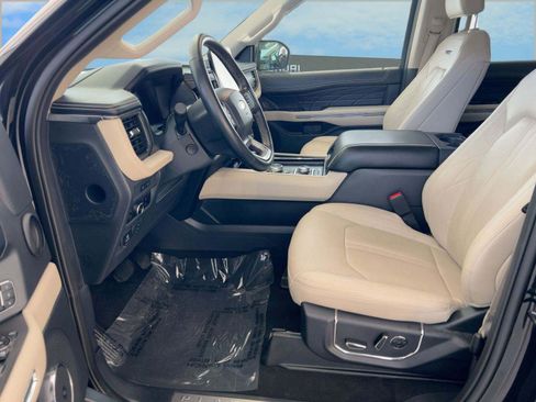 Used 2024 Ford Expedition Max Platinum image 5
