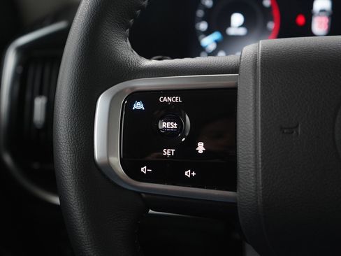 Used 2025 Nissan Armada SV AWD/4WD image 27