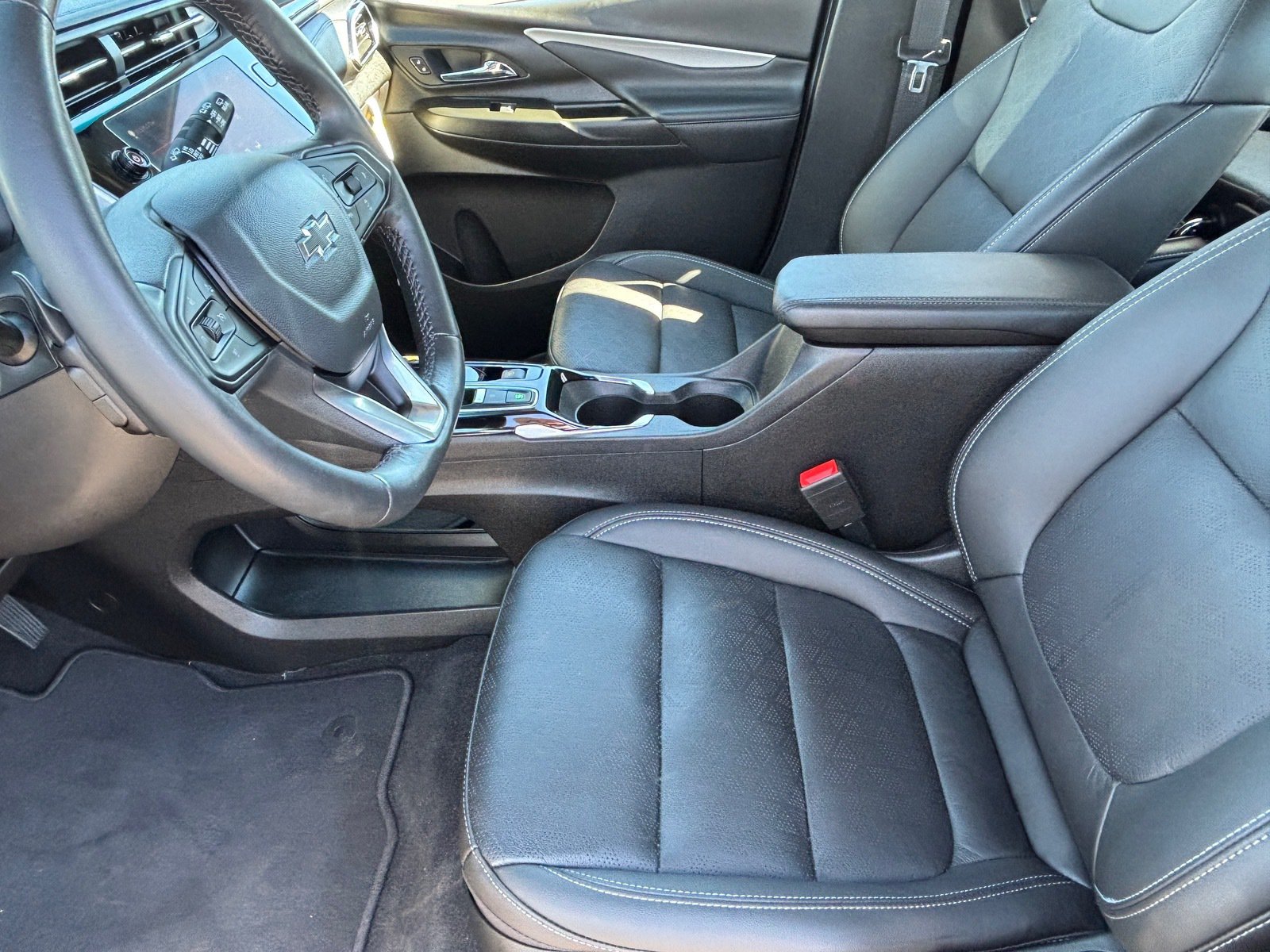 Used 2023 Chevrolet Bolt LT w/ Infotainment Package FWD image 21