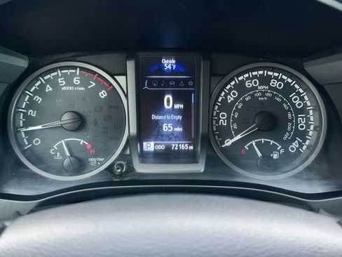 Used 2019 Toyota Tacoma SR5 AWD/4WD image 11