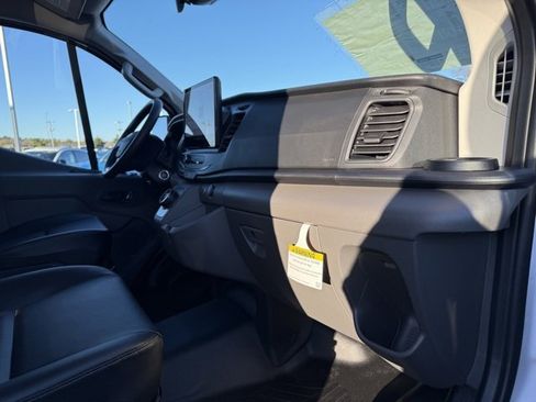 New 2024 Ford E-Transit Low Roof image 30