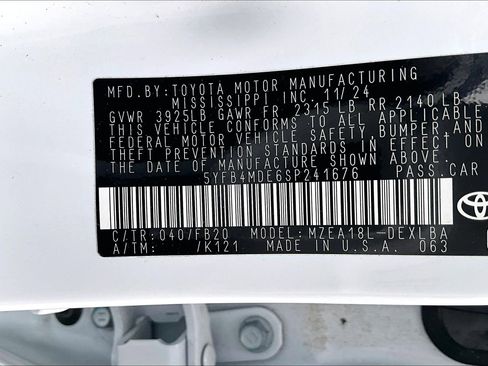 Used 2025 Toyota Corolla LE image 29