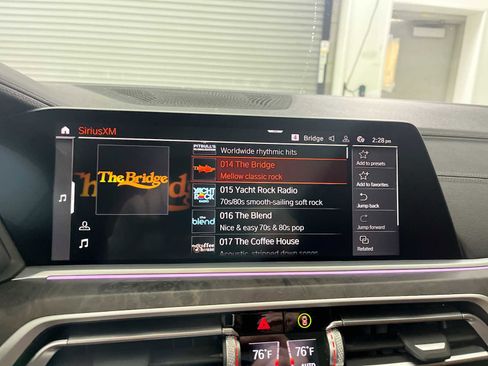 Used 2022 BMW X7 xDrive40i w/ Premium Package image 12