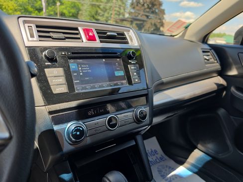 Used 2019 Subaru Outback 2.5i AWD/4WD image 23