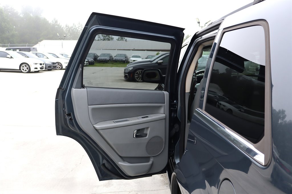 Used 2007 Jeep Grand Cherokee Limited RWD image 35