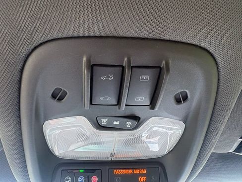 Used 2022 Chevrolet TrailBlazer RS w/ Sun and Liftgate Package AWD/4WD image 29