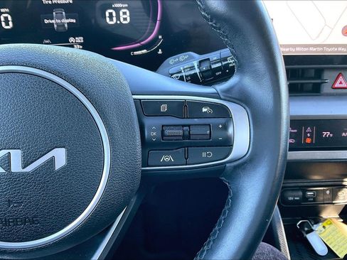 Used 2023 Kia Sportage EX image 12