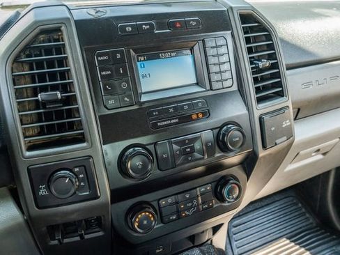 Used 2020 Ford F250 XL w/ Power Equipment Group image 27