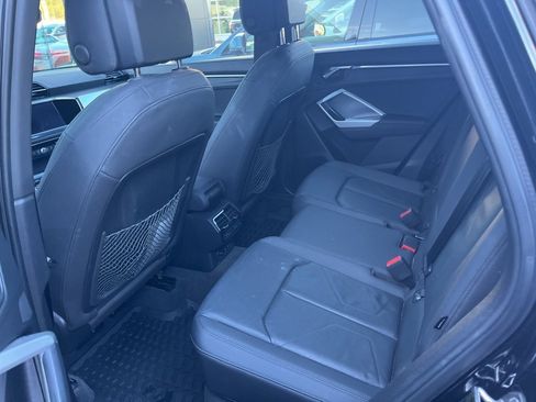 Used 2020 Audi Q3 2.0T Premium image 8