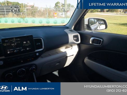 New 2026 Hyundai Venue SEL FWD image 18