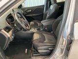 Used 2017 Jeep Cherokee Sport image 3