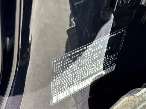 Used 2024 Volkswagen Taos SE image 35