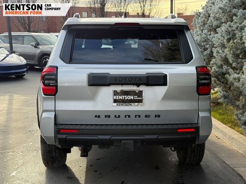 Used 2025 Toyota 4Runner SR5 image 6